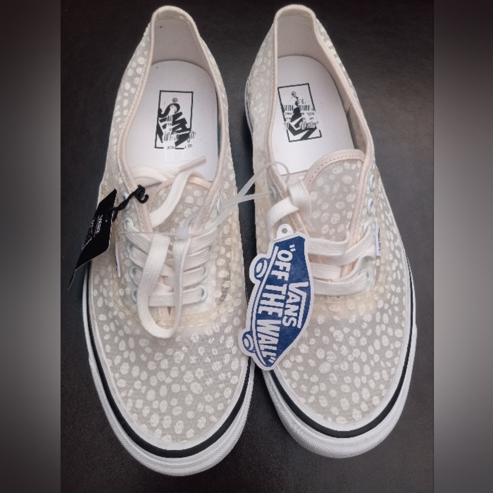 NEW VANS SHOES 9.5 MEN 11 WOMEN